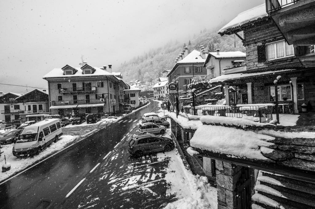 Albergo Meuble Vecchio Scarpone Бачено Екстериор снимка